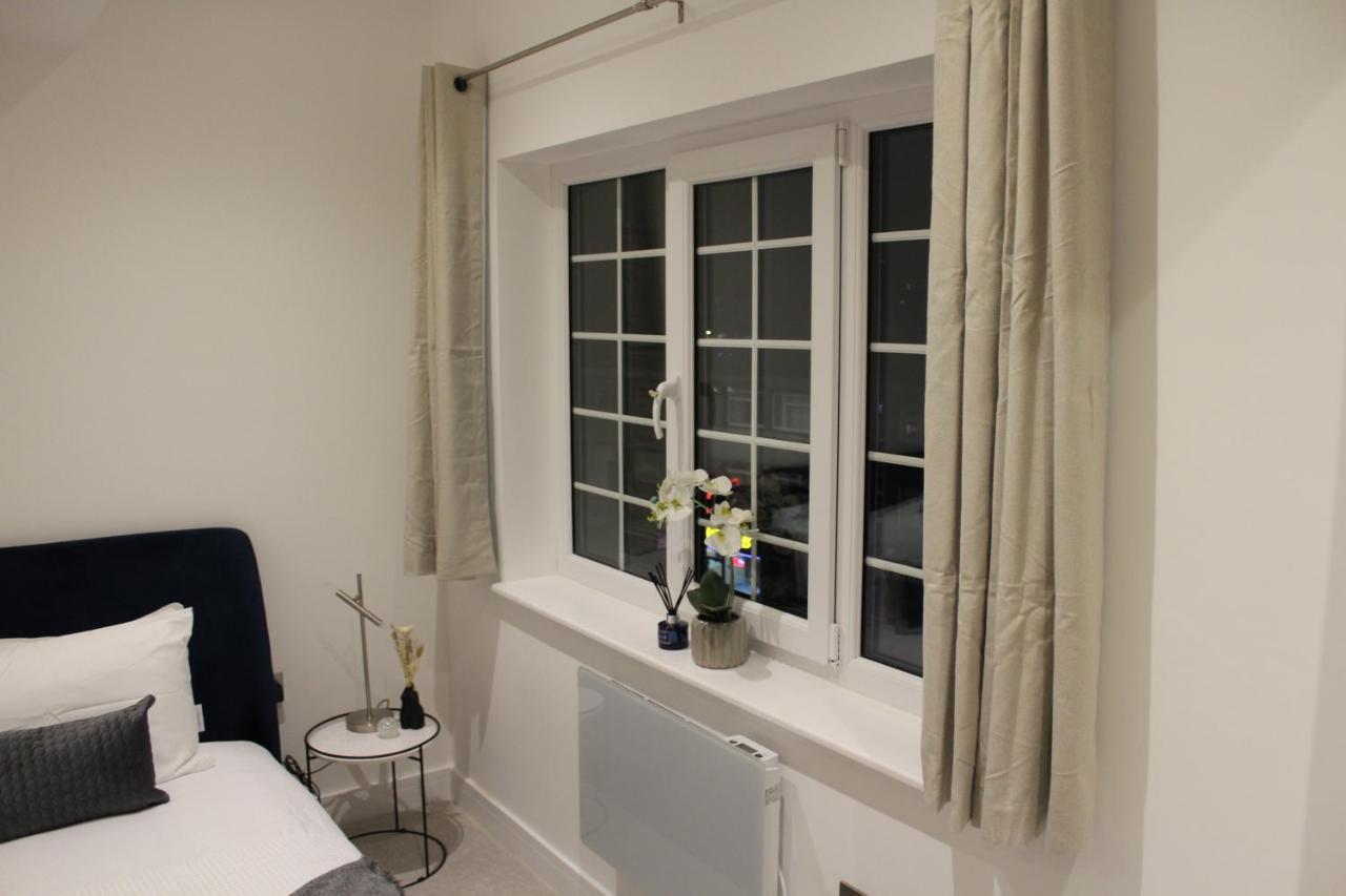 Luxury 2 Bed Apartment In The Heart Of Rochester Рочестер Экстерьер фото